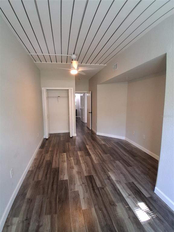 Building Photo - 2402 W Azeele St