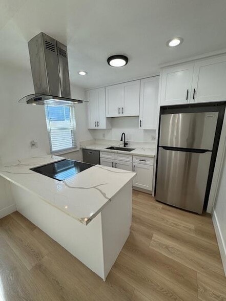 Building Photo - 1601-1801 E 15th Street