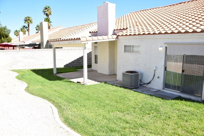 Building Photo - BEAUTIFUL NORTHWEST PROPERTY NEAR DINING A...