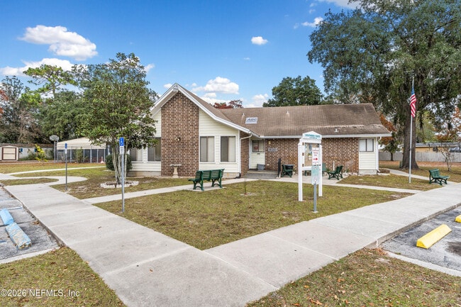 Building Photo - 7631 Timberwood Dr