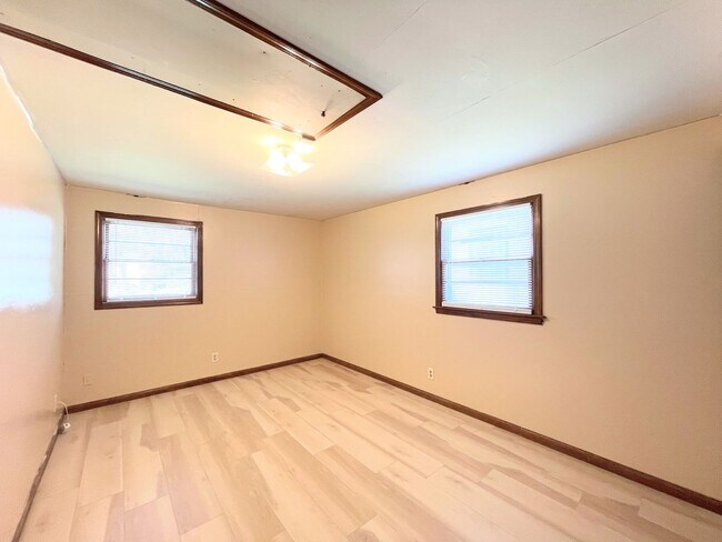 Building Photo - Cozy 3 bed 2 bath home with basement in Wichita