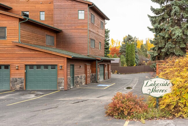 Building Photo - 150 Adams St