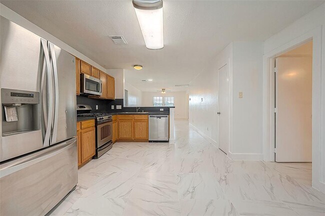Building Photo - 20939 Young Meadows Way