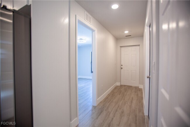 Building Photo - 3716 SW 16th Pl