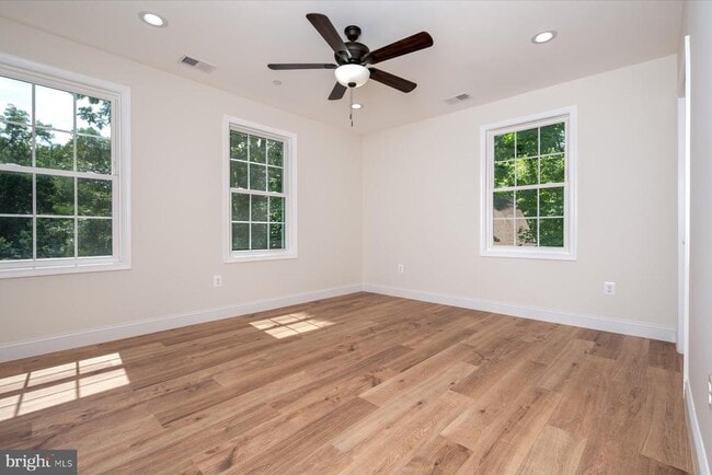 Building Photo - 1400 Lower View Ct