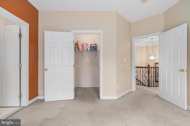 Building Photo - 1710 Stone Ivy Pl