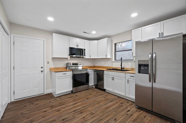 Building Photo - 3334 Gundy Dr