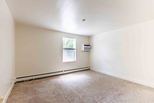 Building Photo - Private 1 Bedroom 1 Bathroom Condo in Cide...