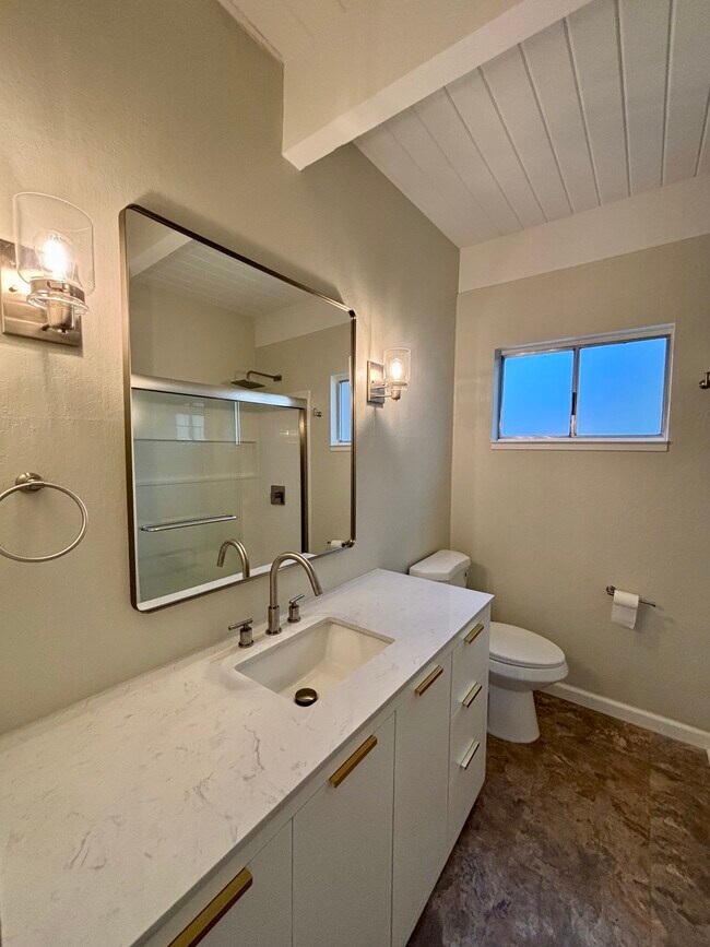 Building Photo - 6207 Westover Dr