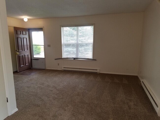 Building Photo - Cozy 2 bedroom in quiet cul-de-sac