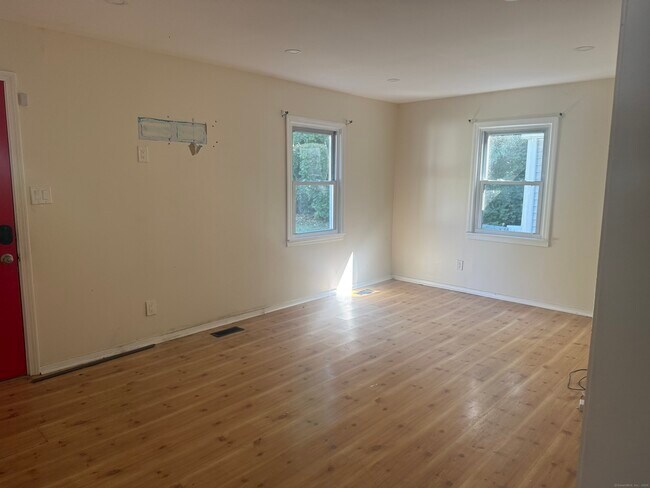 Building Photo - 770 Broadbridge Rd
