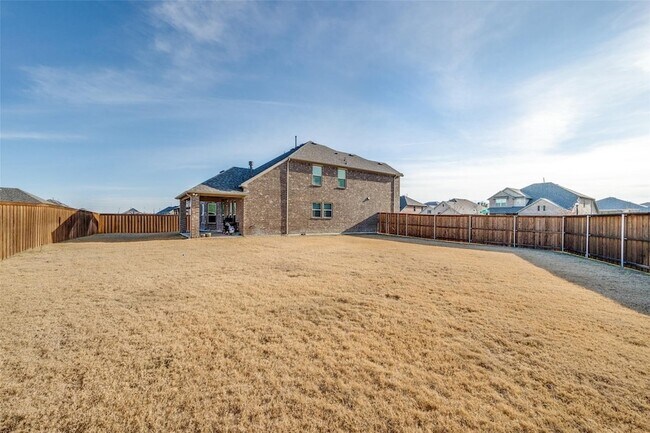 Building Photo - 5490 Peregrine Ln