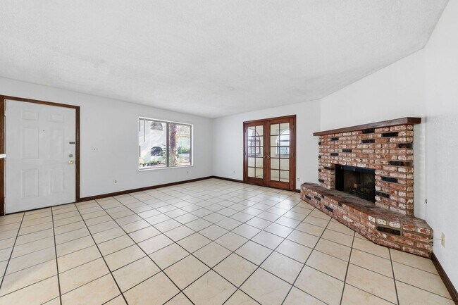 Building Photo - Beautifully Updated 2BR/2BA Downstairs Condo – Move-In Ready!