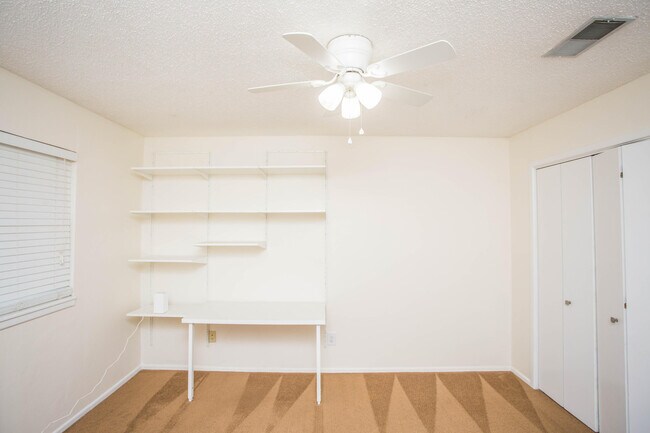 Building Photo - 1407 Elkhart Ave