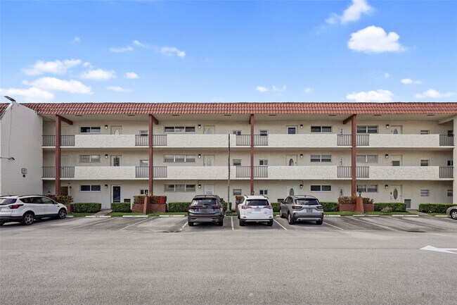 Building Photo - 361 S Hollybrook Dr