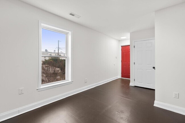 Building Photo - 16 S Conkling St