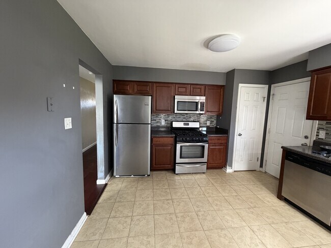 Building Photo - 2005 Handel Ct