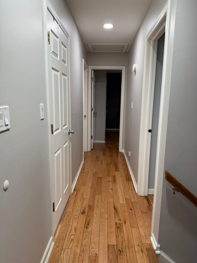 Building Photo - 1 S Stonington Dr