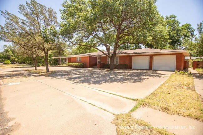 Primary Photo - 3407 43rd St