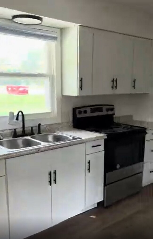 Building Photo - 4143 W Burbank St