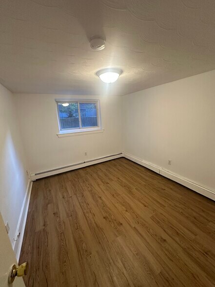 Building Photo - 63 Selkirk Rd