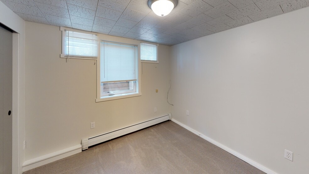 Building Photo - 409 S 11th