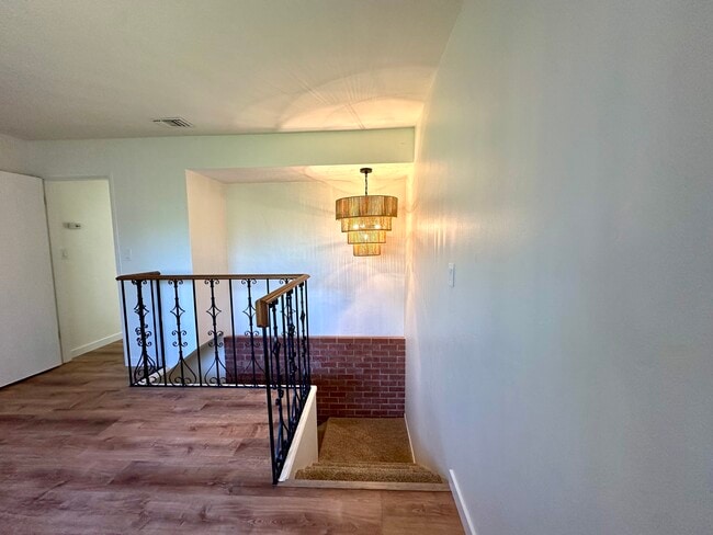 Building Photo - 4370 Calavo Dr