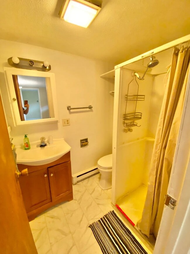 Building Photo - 38 Sherman St