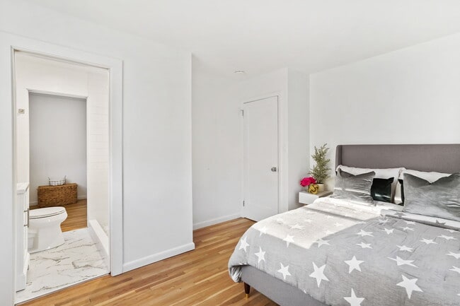 Building Photo - 132 Toll House Ln