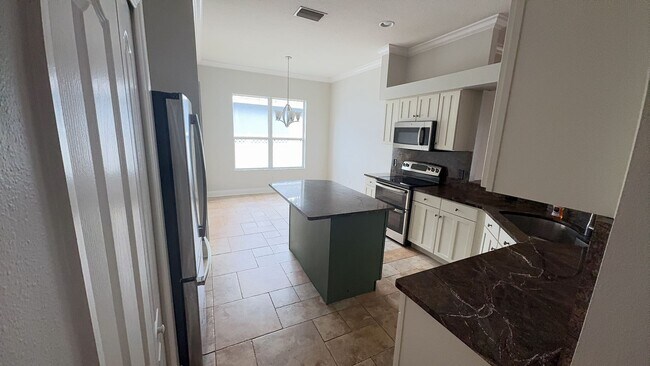 Building Photo - 4 Bedroom Home For Rent in Lutz!