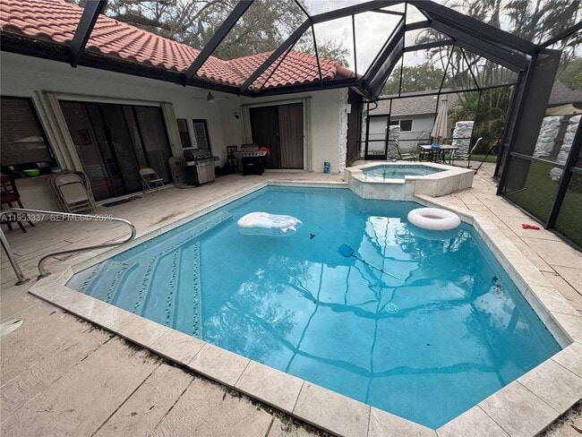 Building Photo - 3911 SW 56th Ct