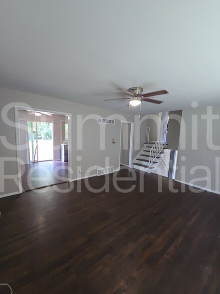 Building Photo - 8004 E 91 St
