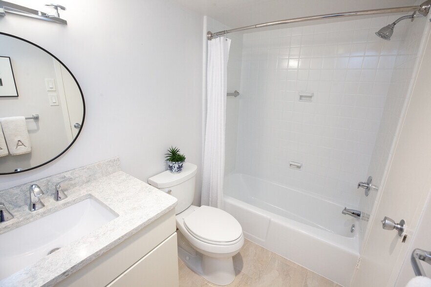 Building Photo - 3001 Veazey Terrace NW