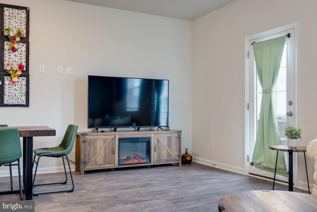 Building Photo - 262 Allison Dr