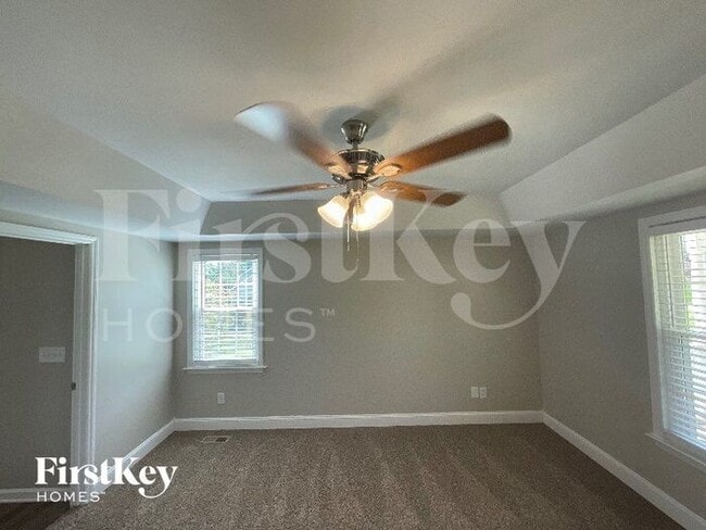 Building Photo - 128 N High Field Rd