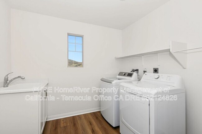 Building Photo - 4237 Ladrillo St