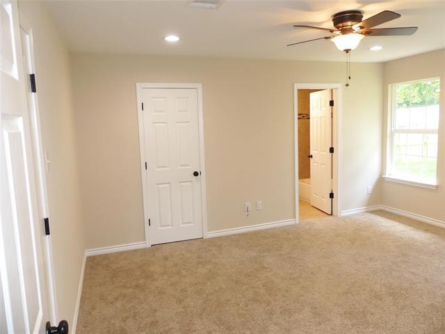 Building Photo - 214 Braz St