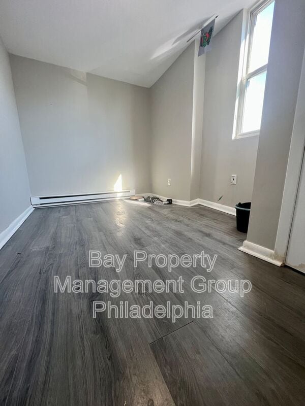 Building Photo - 2419 S 62nd St