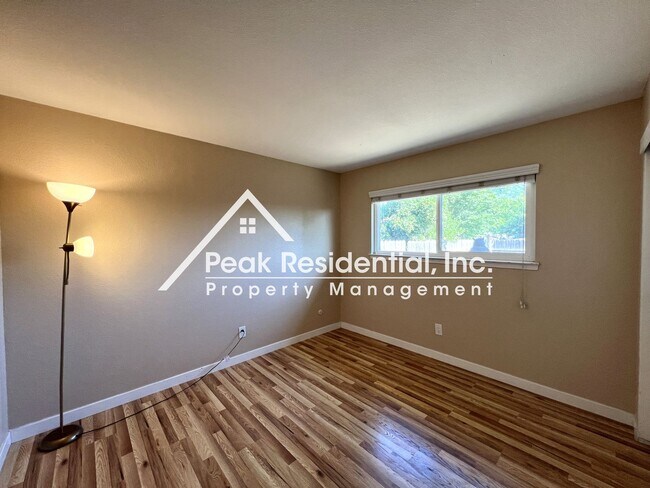 Building Photo - 3101 Gardendale Rd