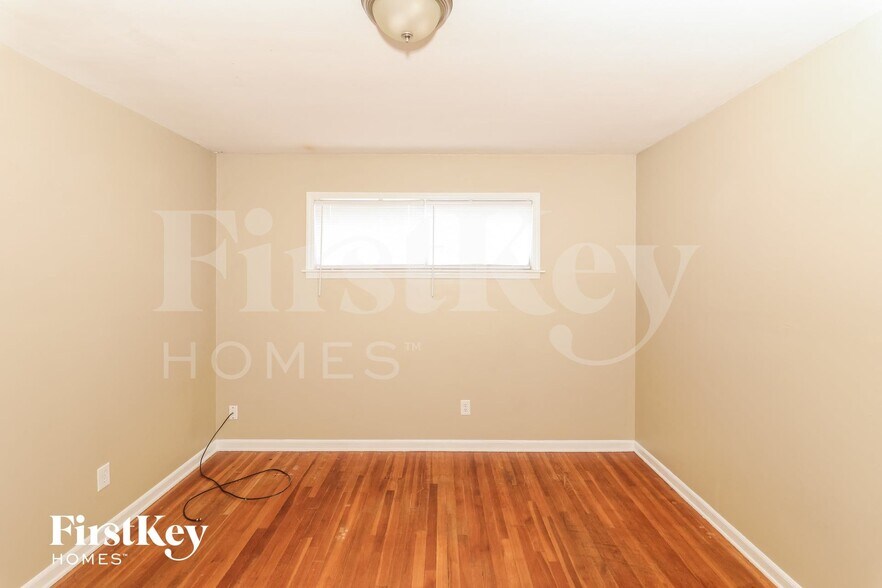 Building Photo - 2915 Falkirk Rd