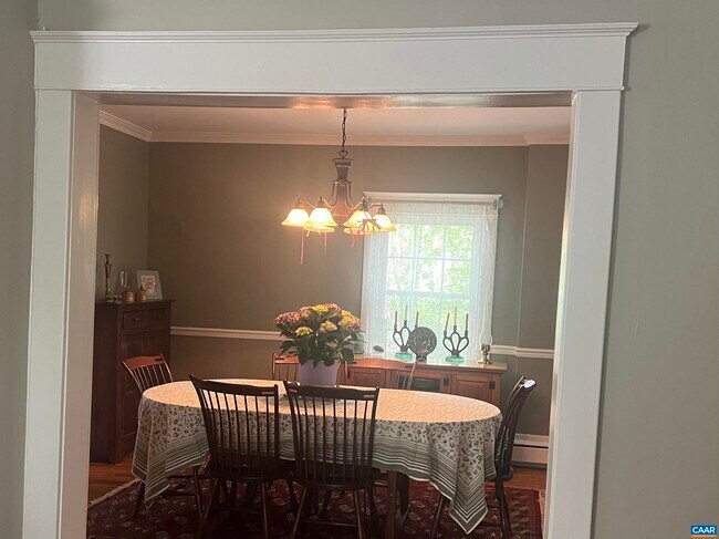 Building Photo - 954 Old Lynchburg Rd