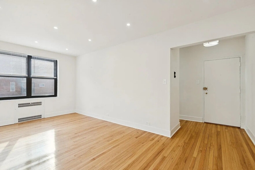 Building Photo - 153 E 33rd St