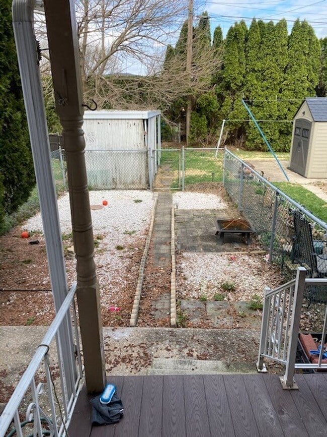 Building Photo - 321 Carroll St