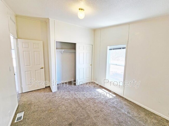 Building Photo - 1781 Baradonna Rd