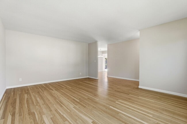 Building Photo - Wow! What a Great Home! Available Now!