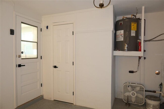 Building Photo - 1808 Harpoon Dr