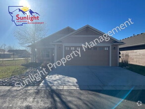 Building Photo - Quiet, Safe, & Convenient 2 Bed 2 Bath