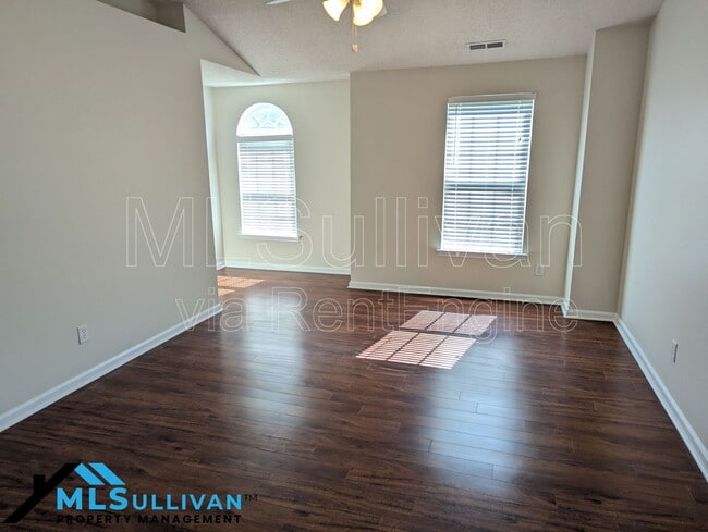 Building Photo - 7009 Englehardt Dr
