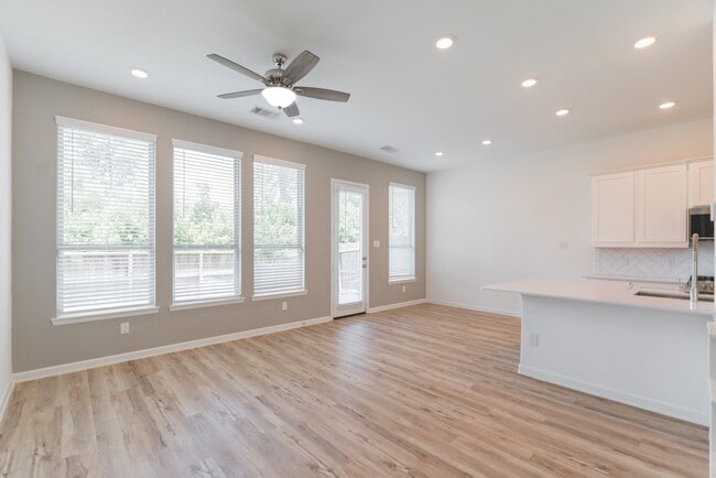 Building Photo - 546 Dry Fork Ln