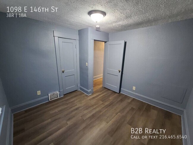 Building Photo - 1098 E 146th St